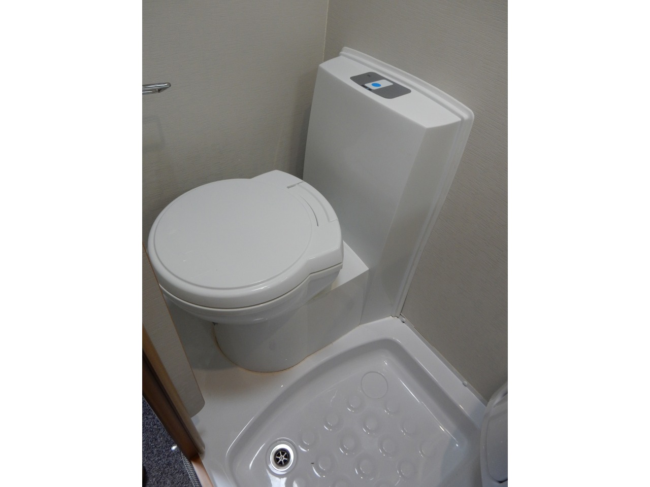 Thetford Toilet & Shower tray.